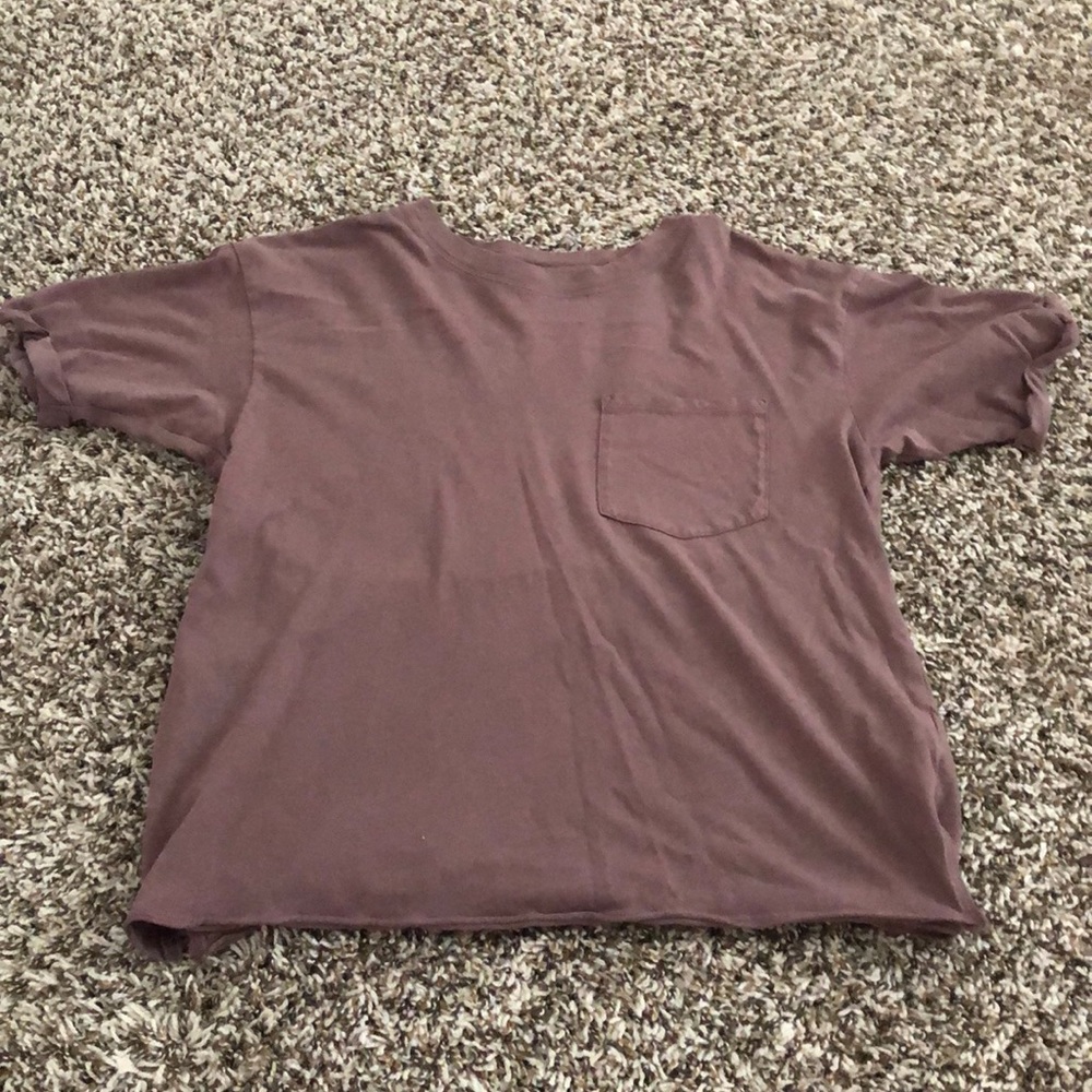 american eagle maroon/purplish t-shirt